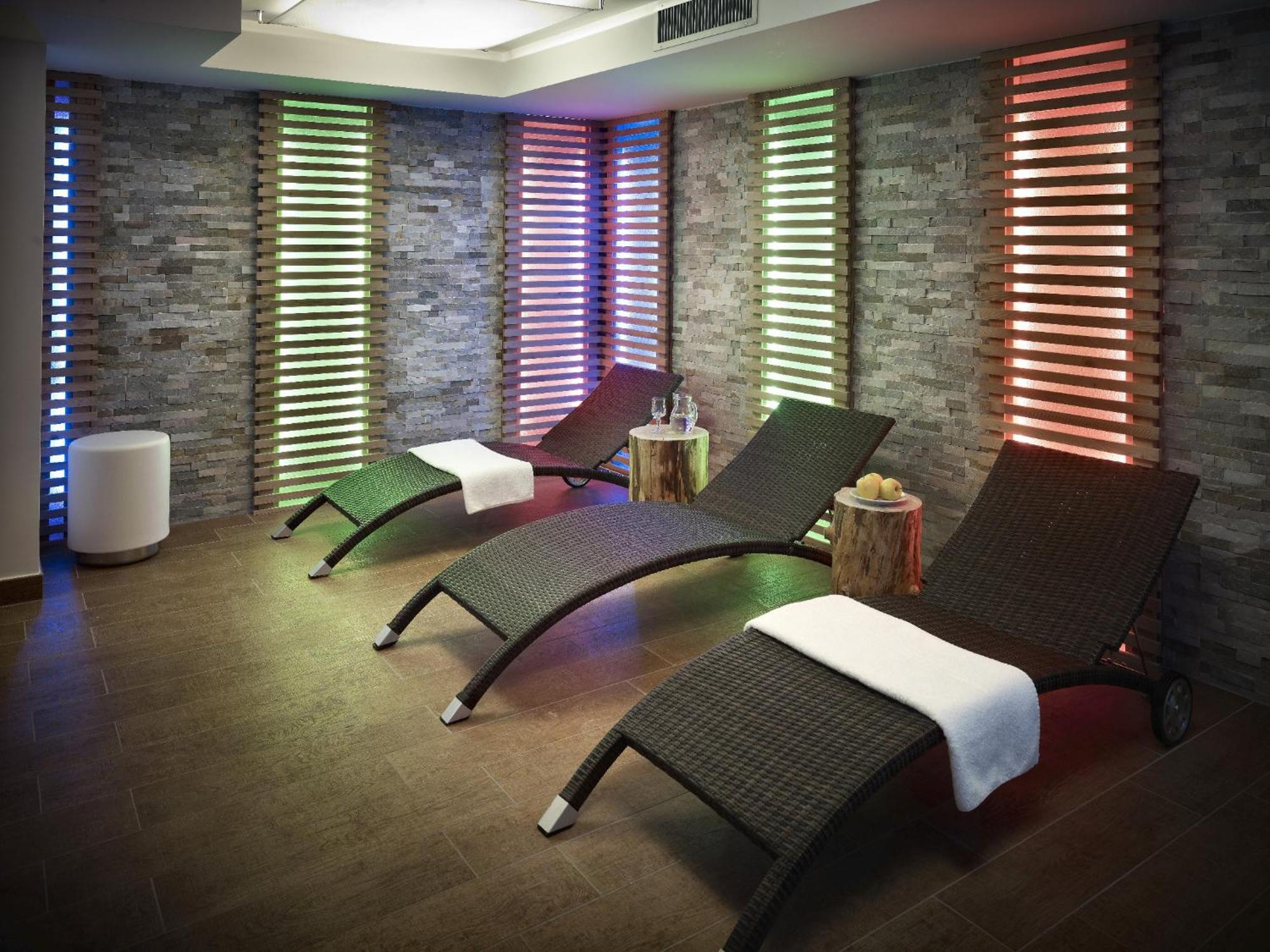 Color Home Suite Apartments Predazzo Extérieur photo