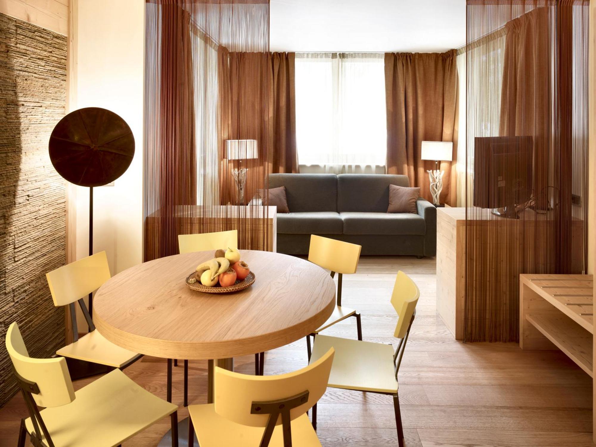 Color Home Suite Apartments Predazzo Extérieur photo