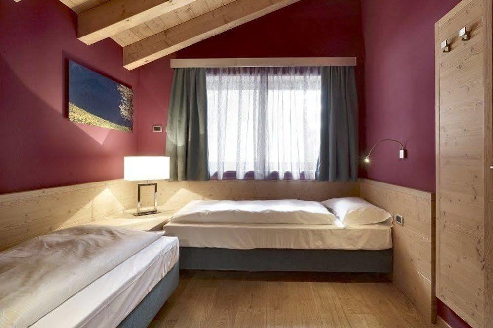 Color Home Suite Apartments Predazzo Extérieur photo